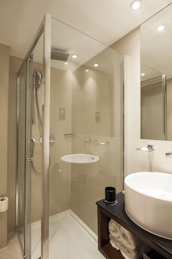 Sunday London Paddington Hotel 27/28