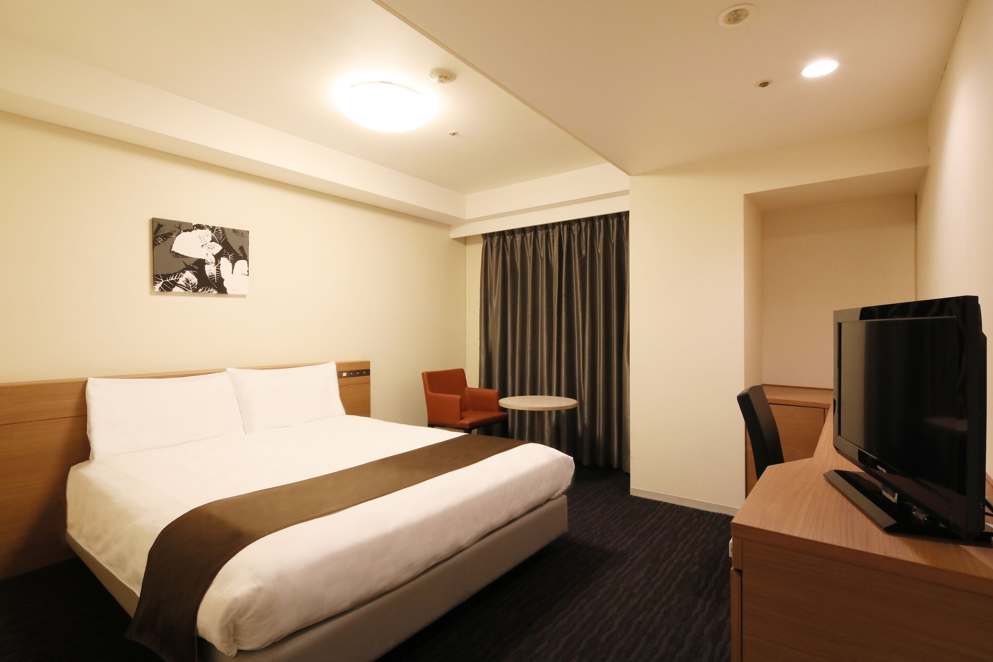 ROOM, QUEEN BED, SMOKING