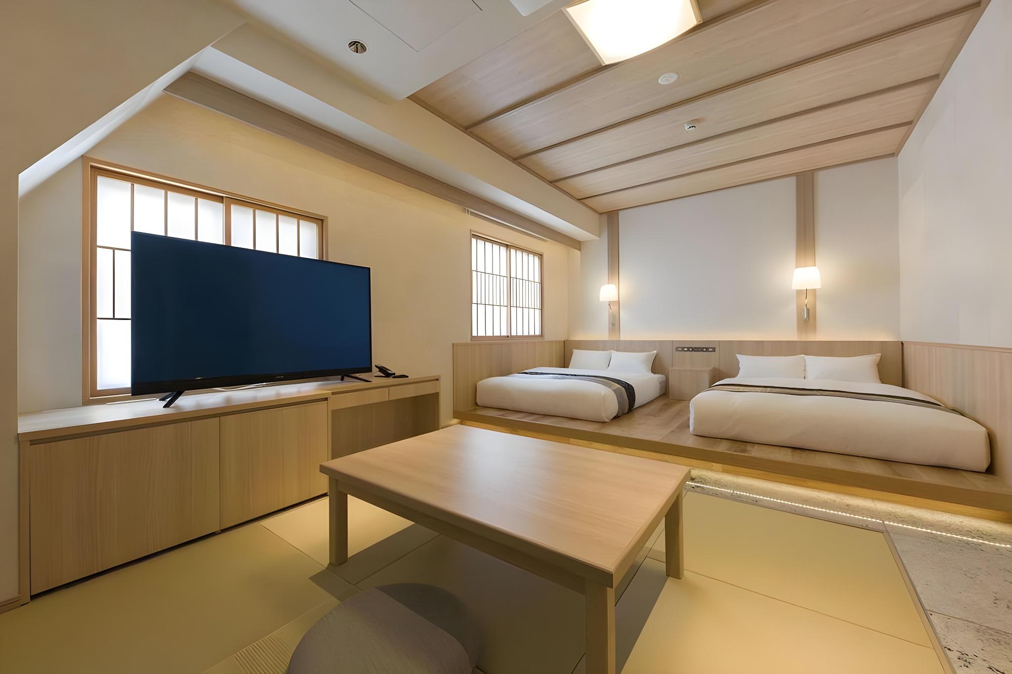 2 Double Beds