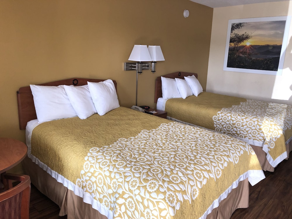 Days Inn by Wyndham Clarksville TN 22/53