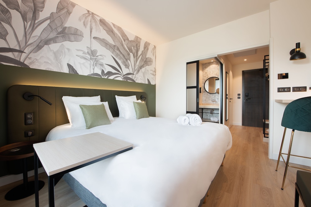 Standard, Double Bed