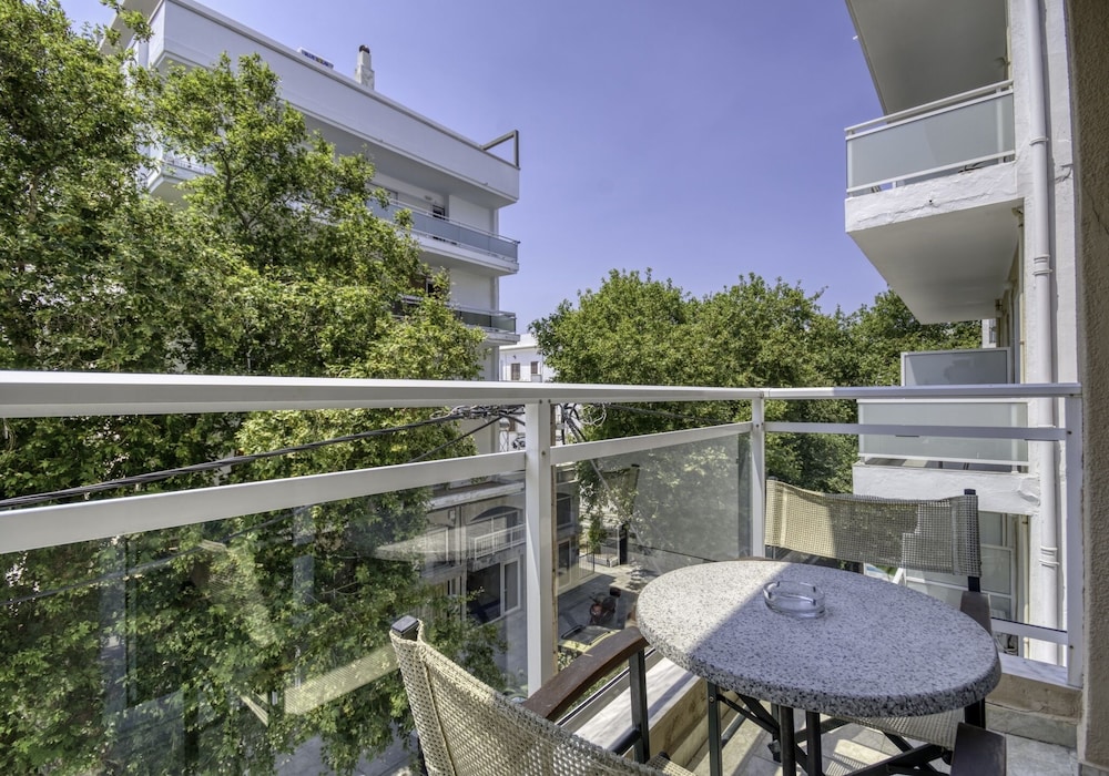 Astron Hotel 51/56