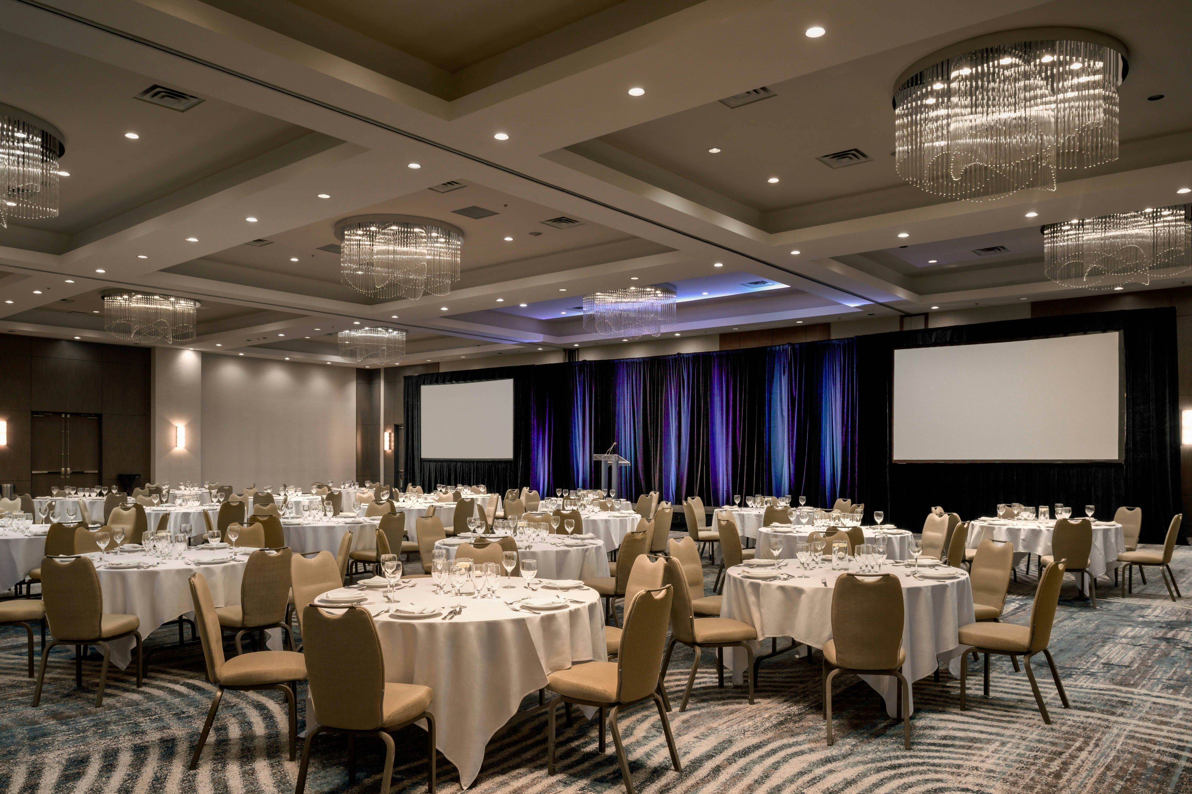 Vancouver Marriott Pinnacle Downtown 68/81