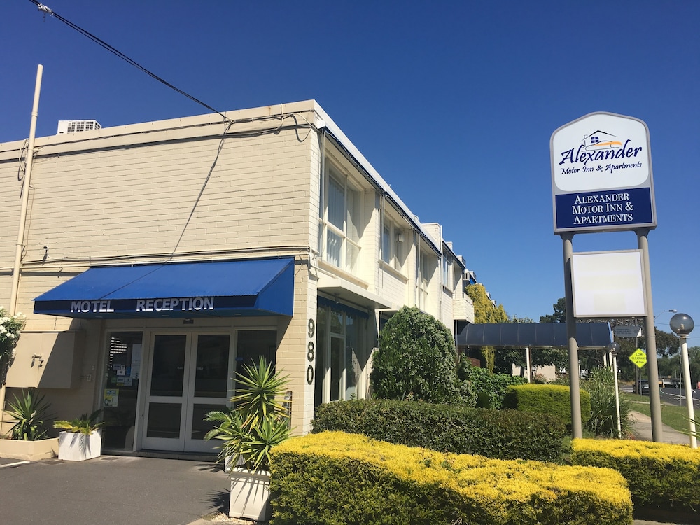 Alexander Motor Inn & Apartments 3/60