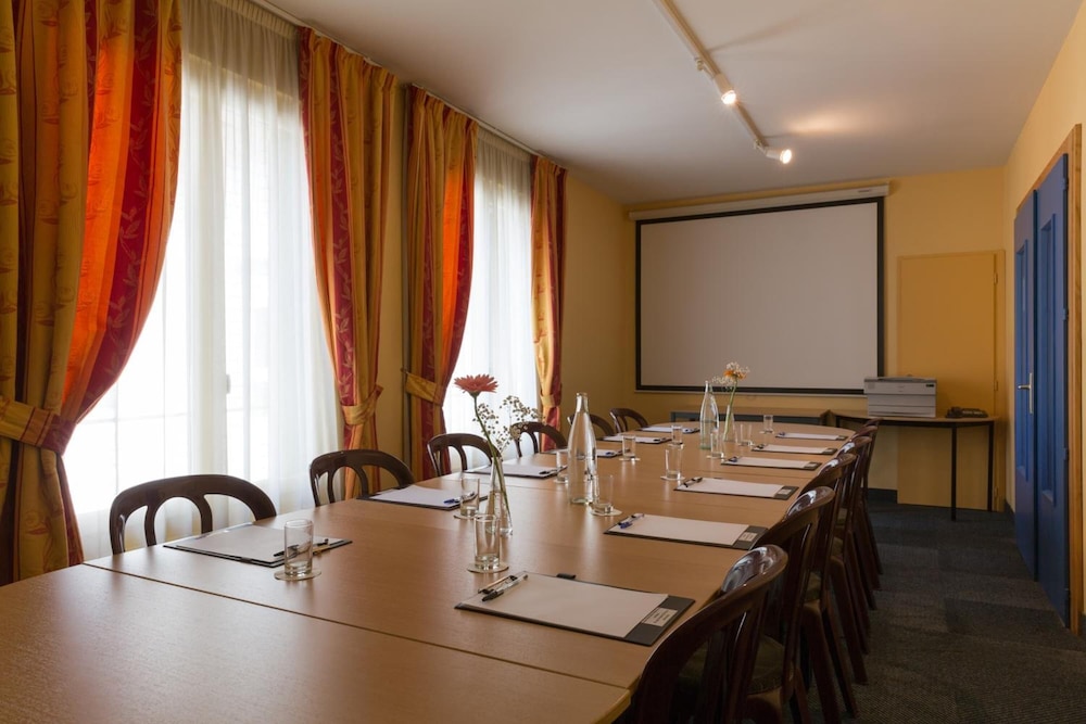 Hotel Alize Evian 41/55