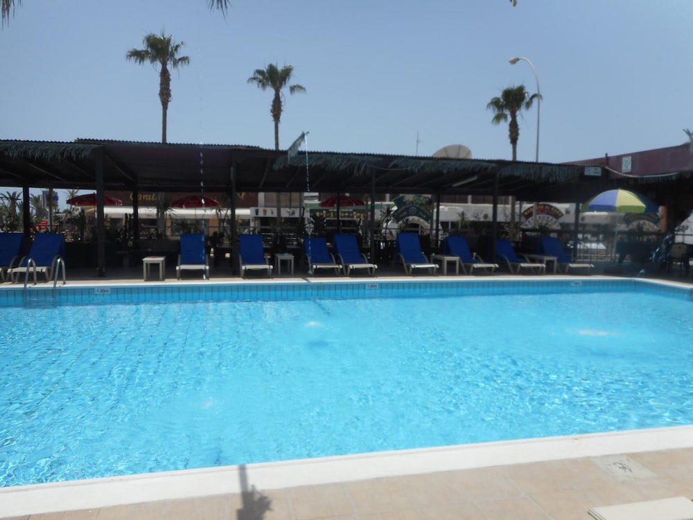 Kkaras Hotel 14/68