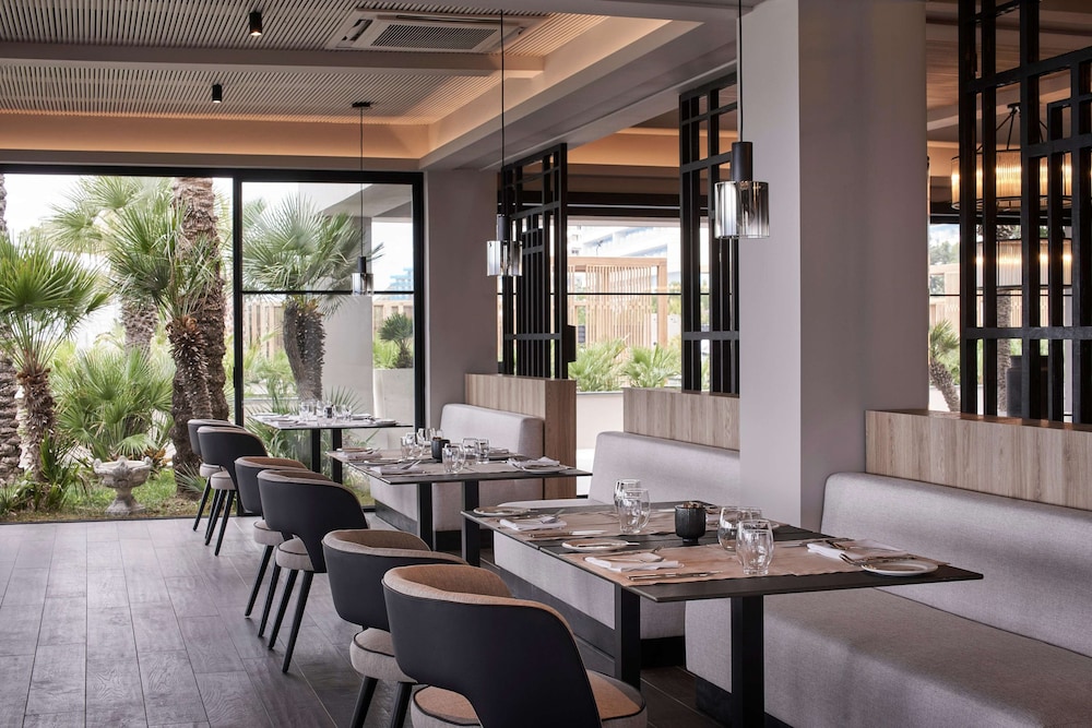 Ammades All Suites Beach Hotel & Spa – Adults Only 65/73
