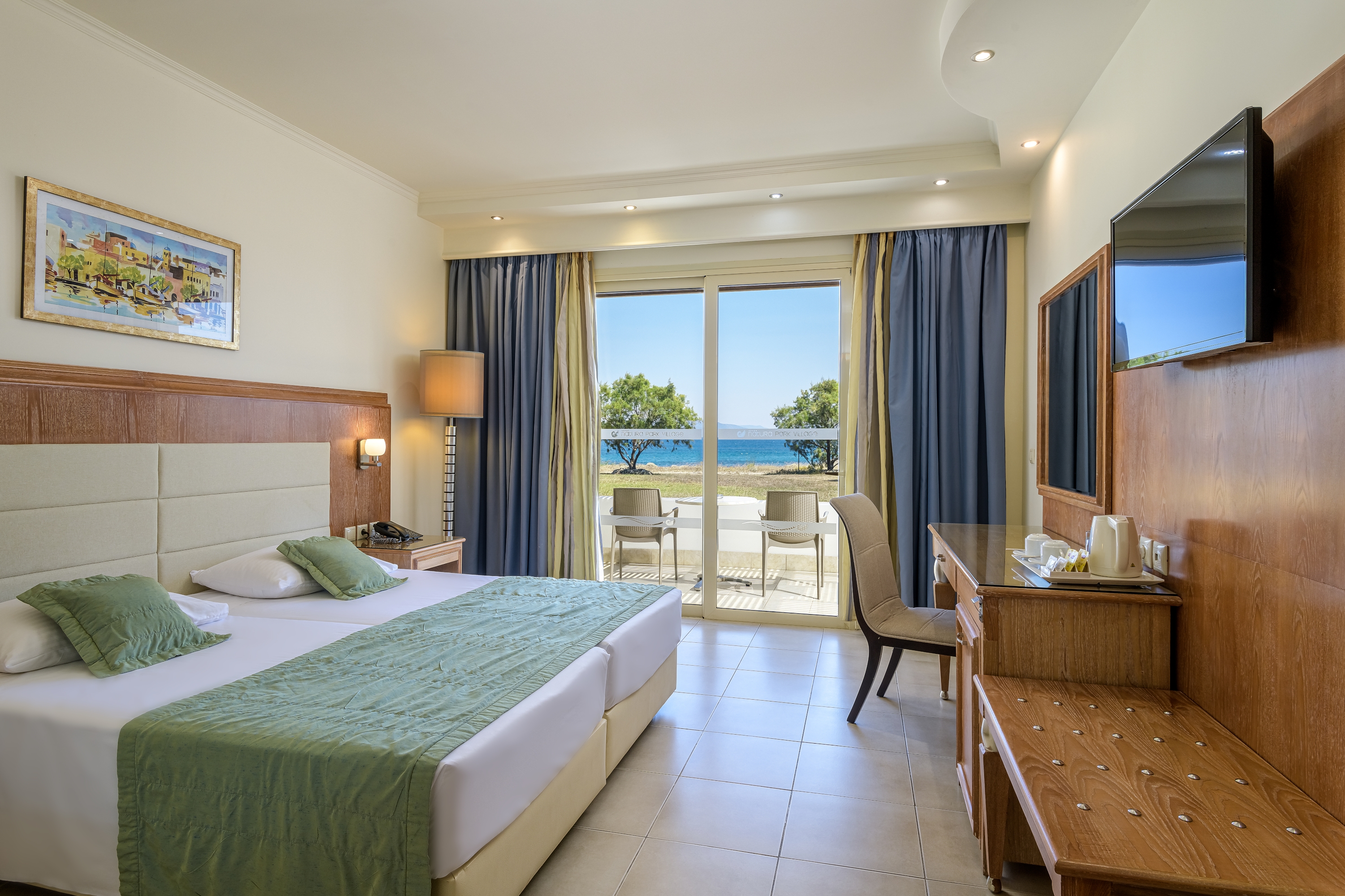 Room, Twin Beds, Land View