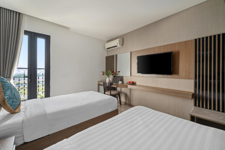 غرفة عائلية رباعية بإطلالة على البحر، Sochi Hotel 4/4