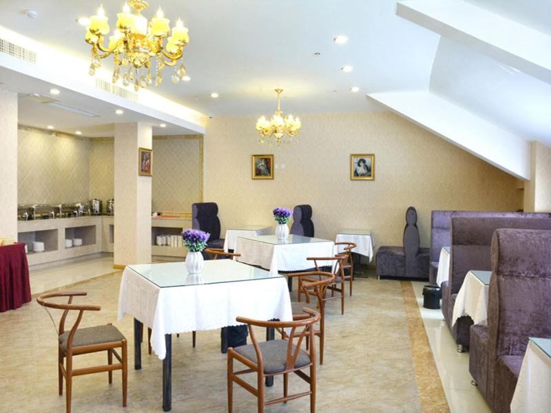 Vienna Hotel (Hefei Mingzhu Square University Town) 22/25