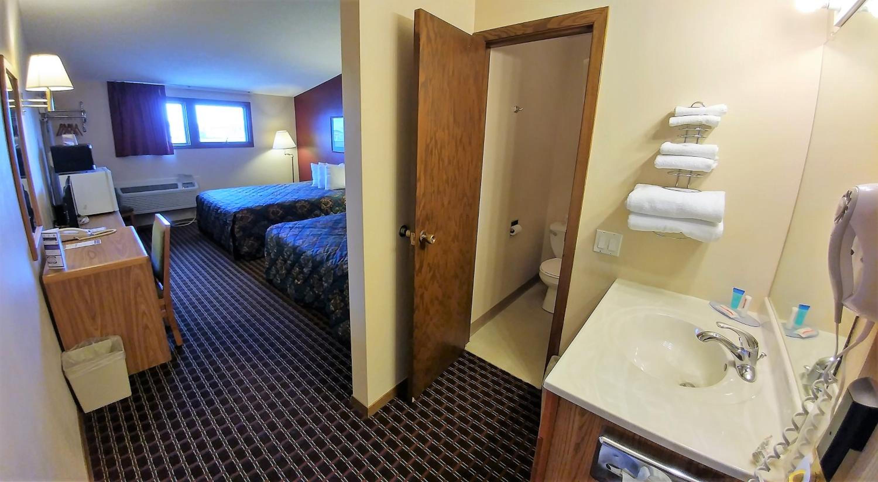 Red Carpet Inn 45/48