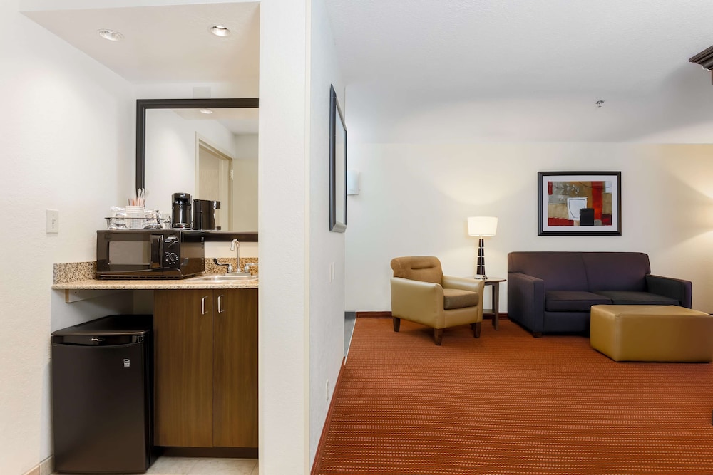 Hampton Inn Champaign/Urbana 29/63