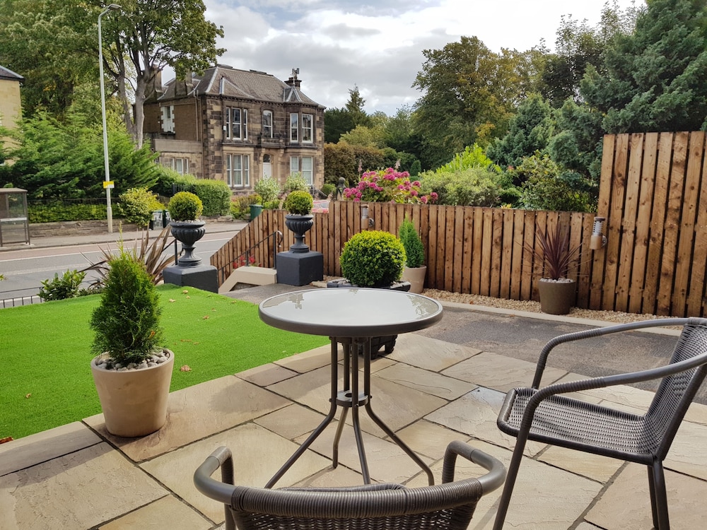 18 Craigmillar Park Guest House 42/50