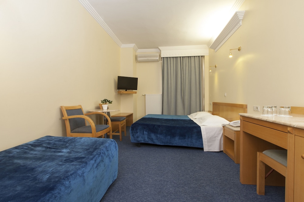 ROOM, TRIPLE
