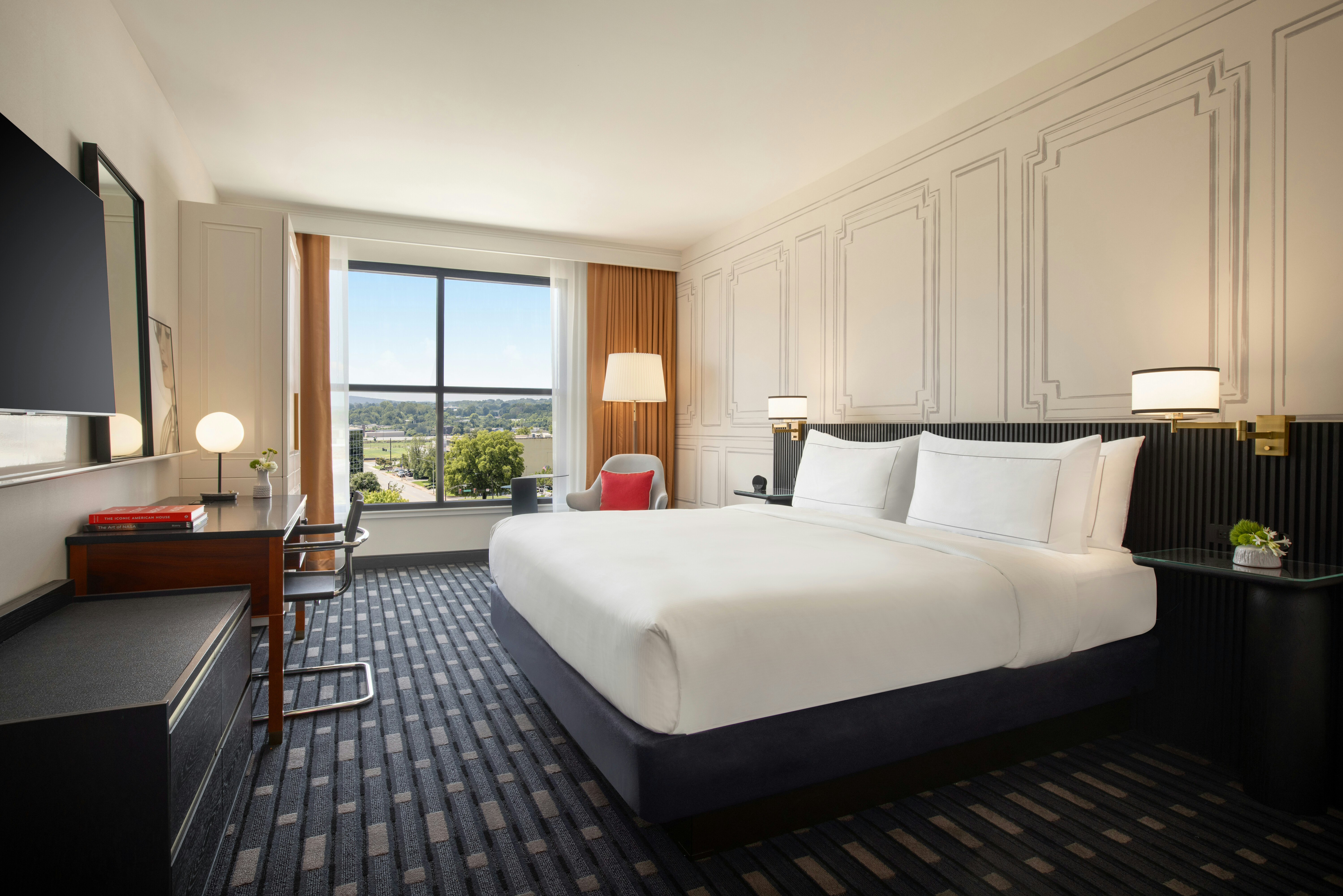 ROOM, KING BED