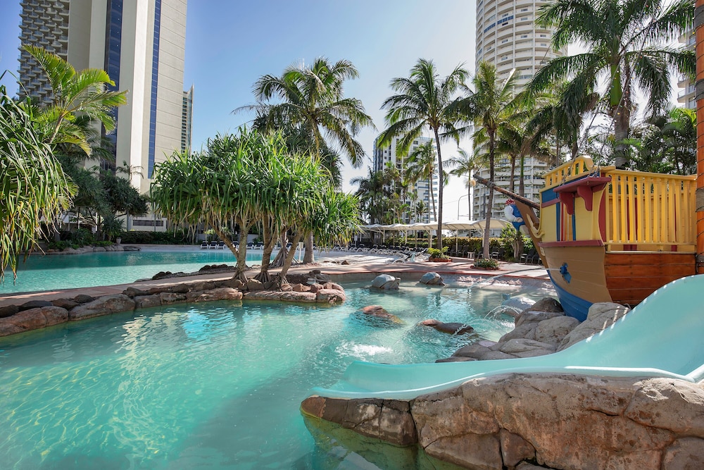 Mantra Crown Towers Surfers Paradise 8/95