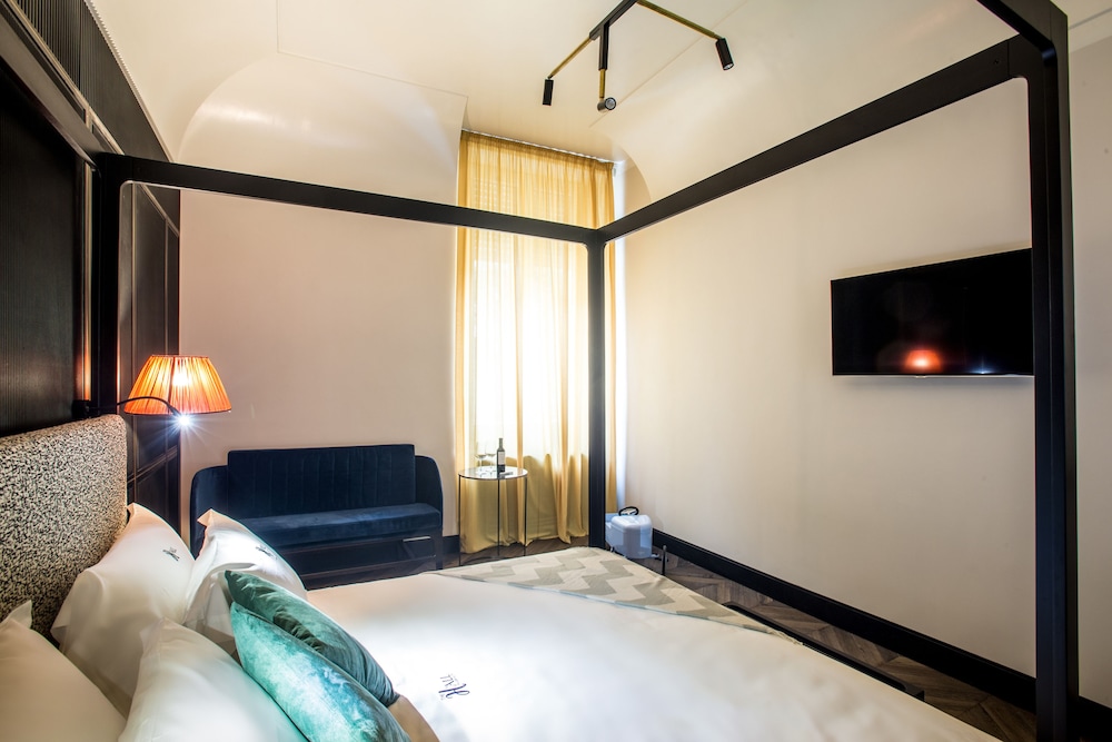 THE H'ALL TAILOR SUITE ROMA 30/65
