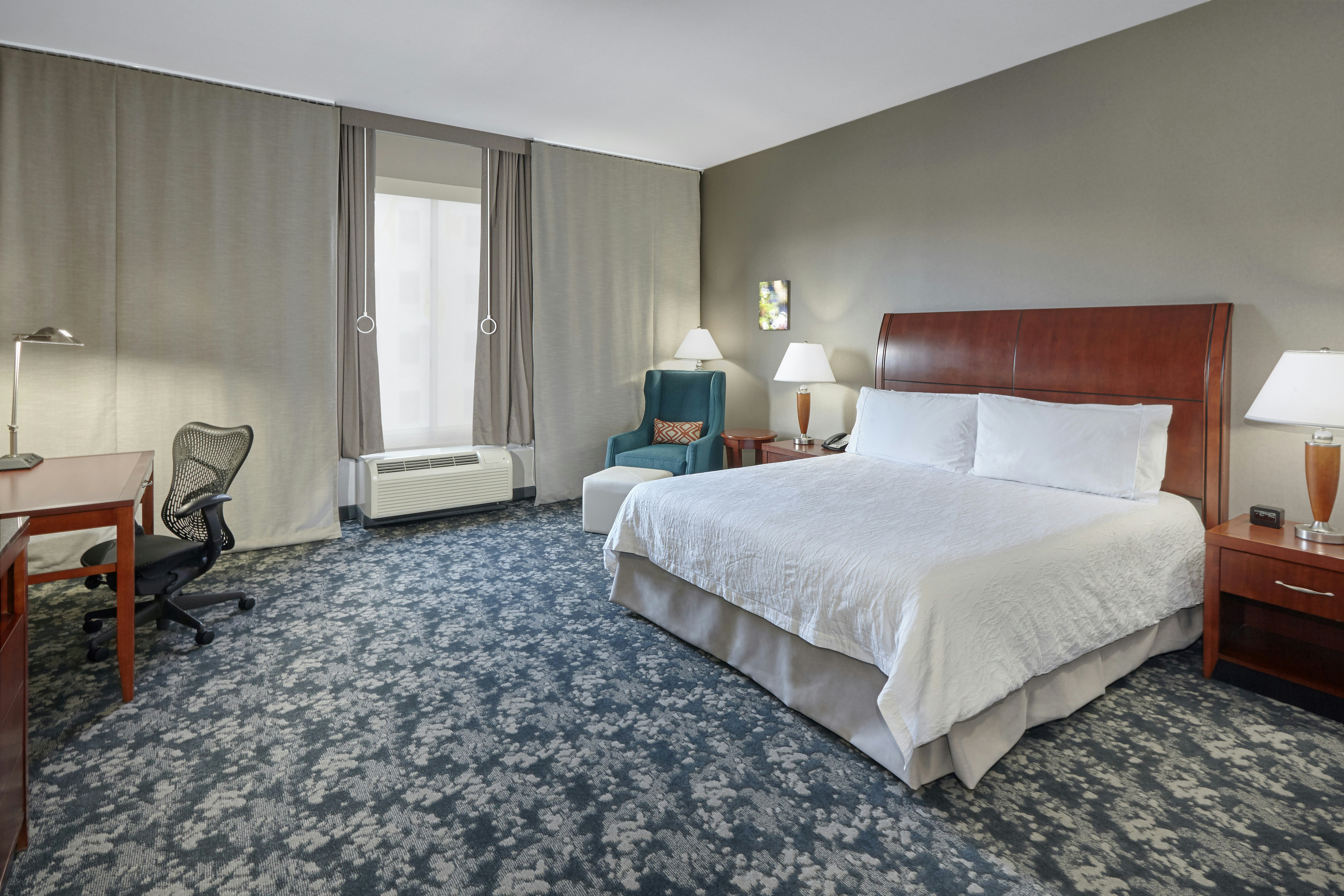 Hilton Garden Inn Naperville/Warrenville 4/19