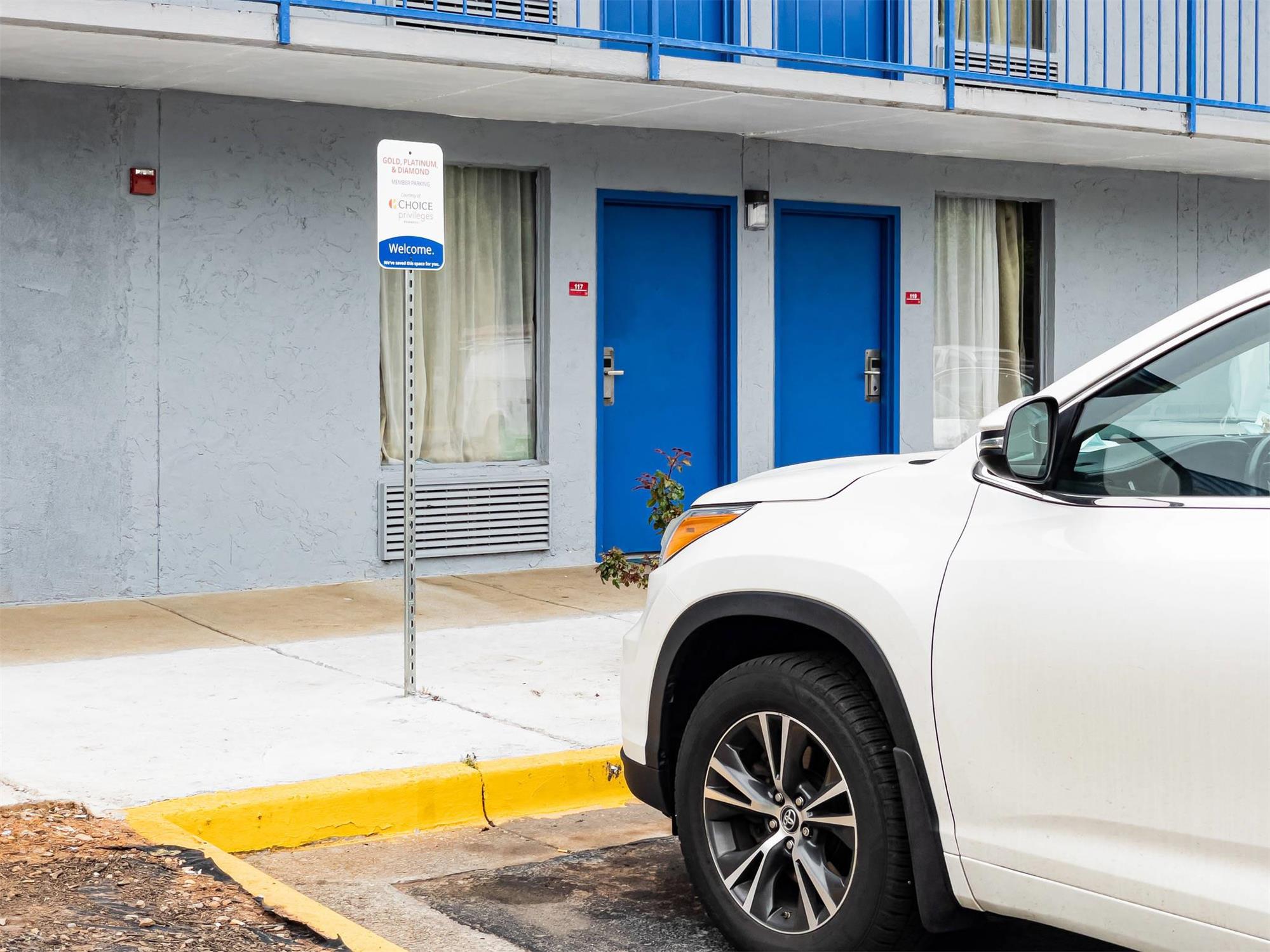 Rodeway Inn & Suites Carrollton, GA 41/42