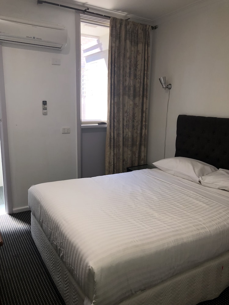 ECONOMY, DOUBLE BED