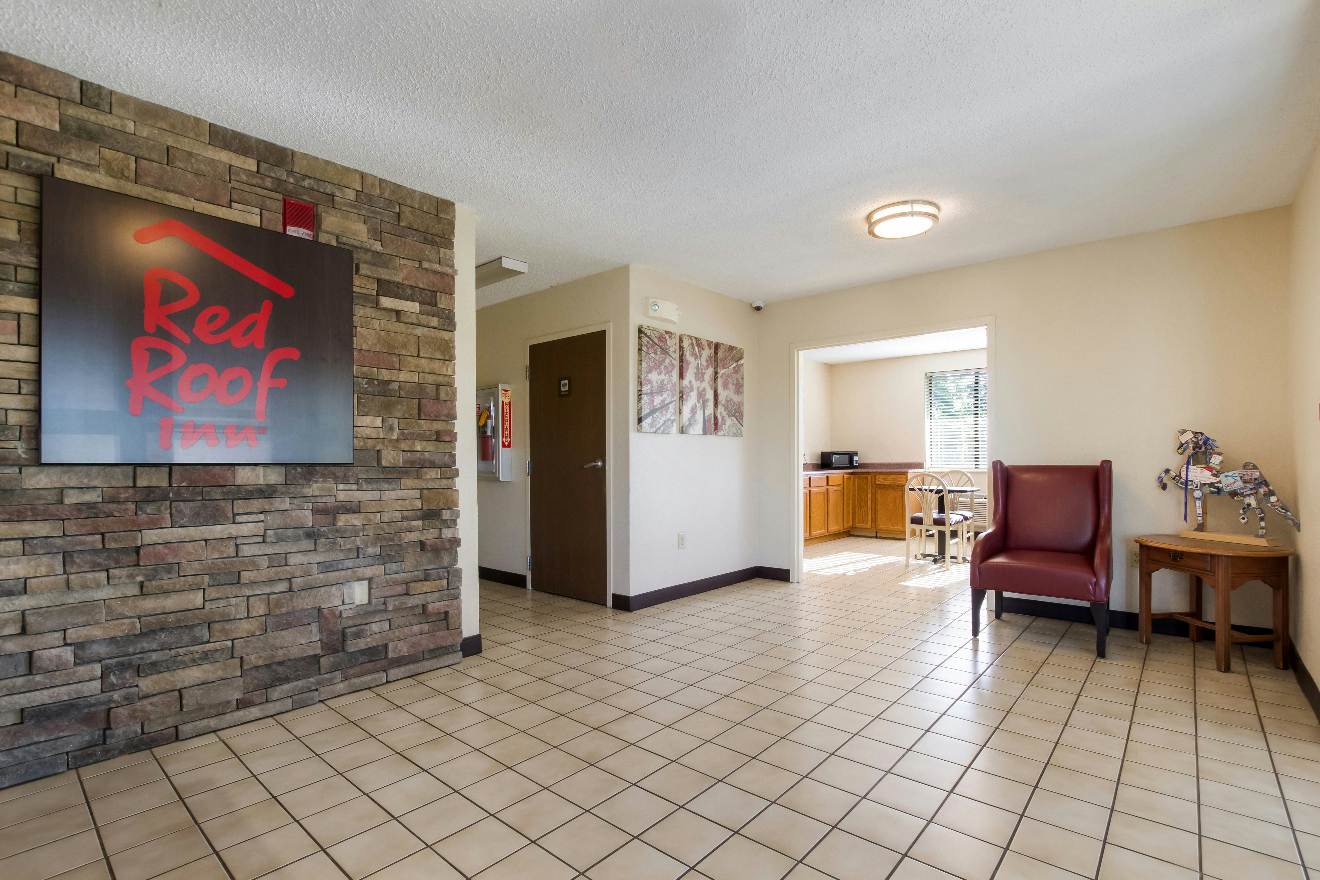 Red Roof Inn Shelbyville 14/32