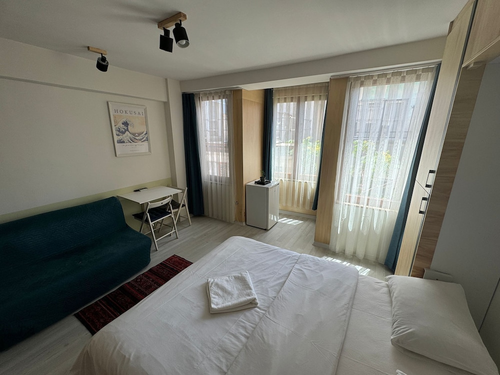 DESIGN, STUDIO, SUITE