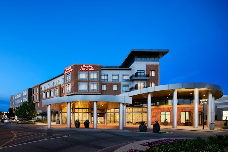 Hampton Inn & Suites Chicago/Mt. Prospect 1/17