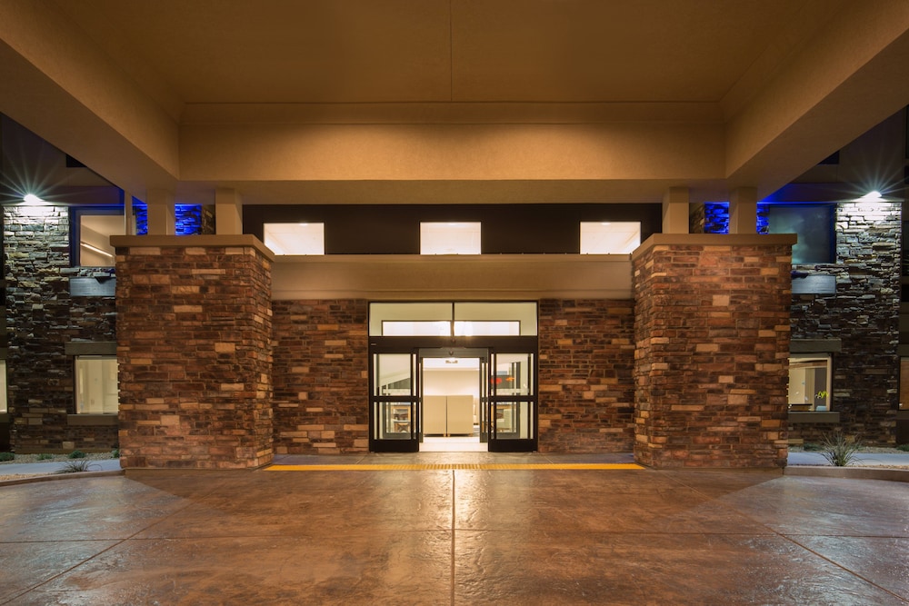 Holiday Inn Express & Suites PAHRUMP 2/61