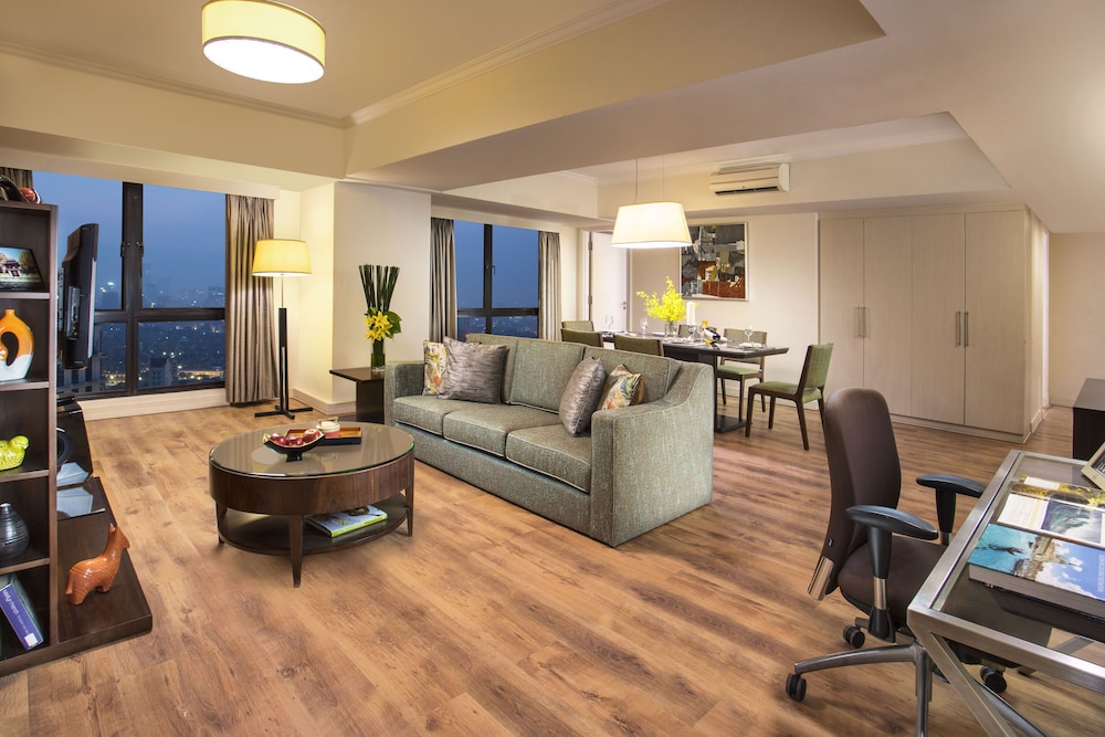 Somerset Grand Hanoi Hotel 37/49
