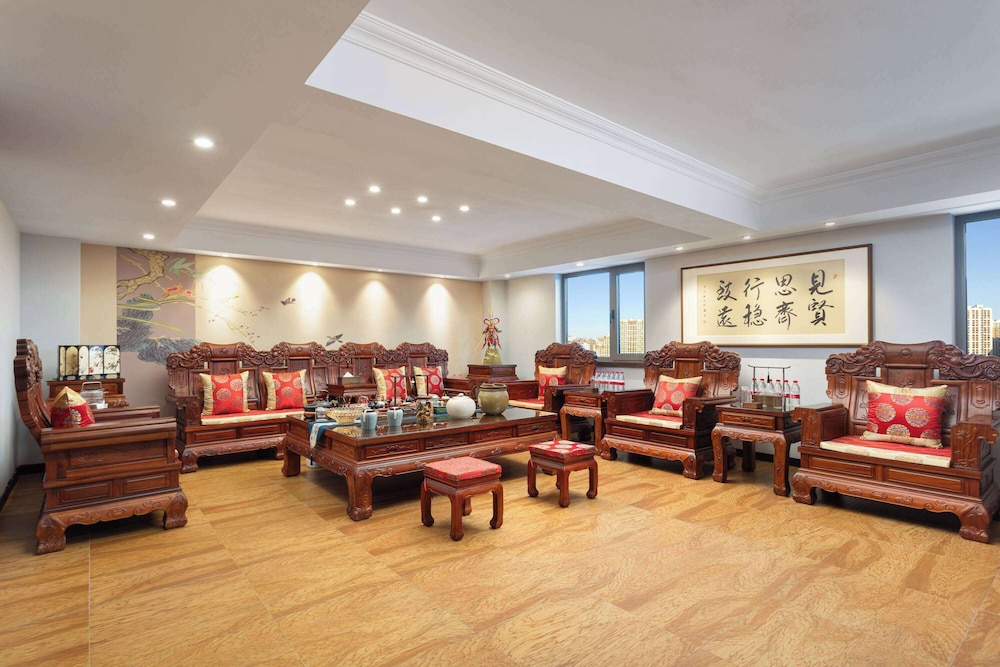 Days Hotel by Wyndham Harbin Qunli 18/23