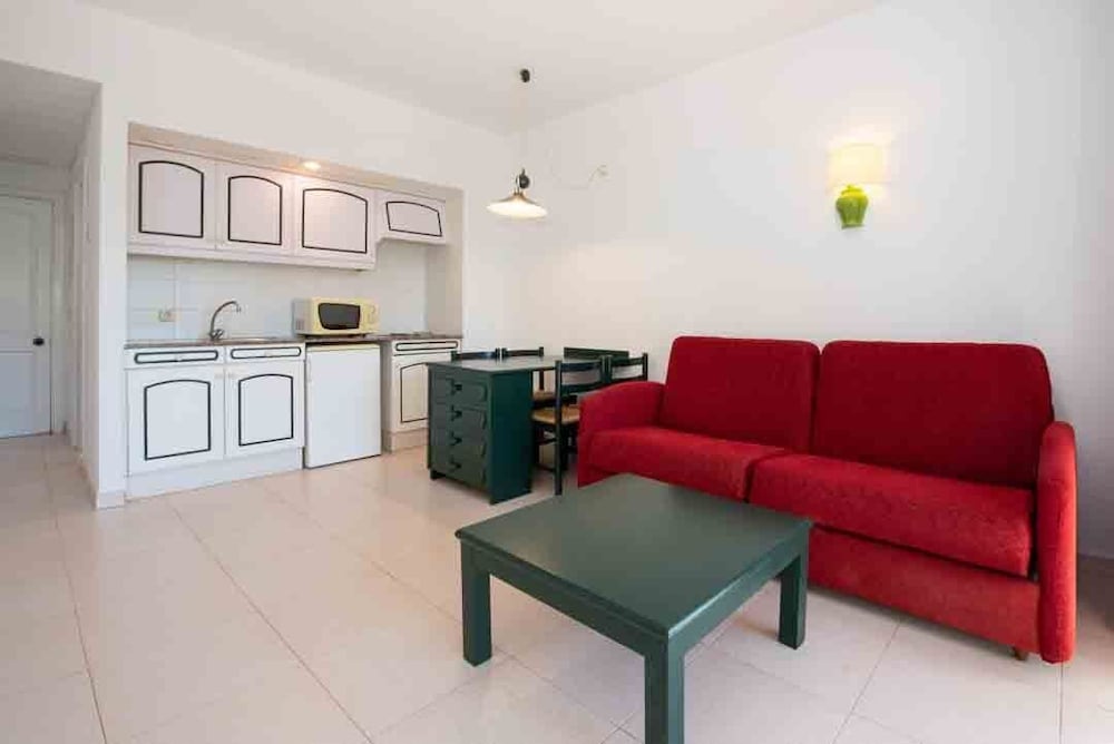 Valentin Son Bou Hotel Apartments 71/85