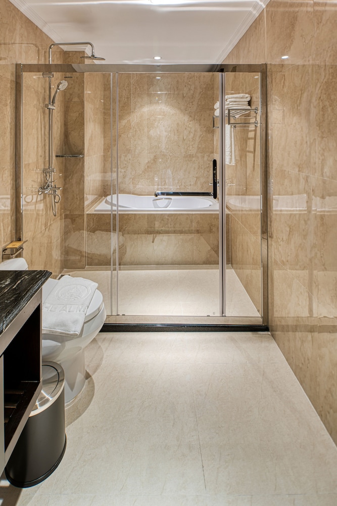 The Almin Hotel Halong 32/33