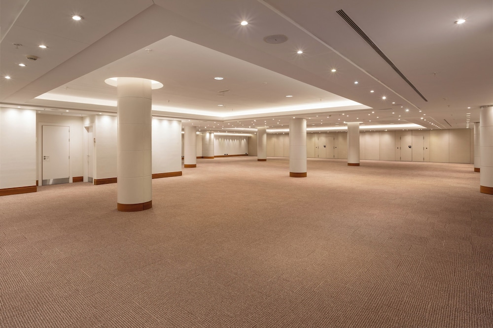 Melia Valencia Palacio de Congresos Formely Hilton Valencia 67/73