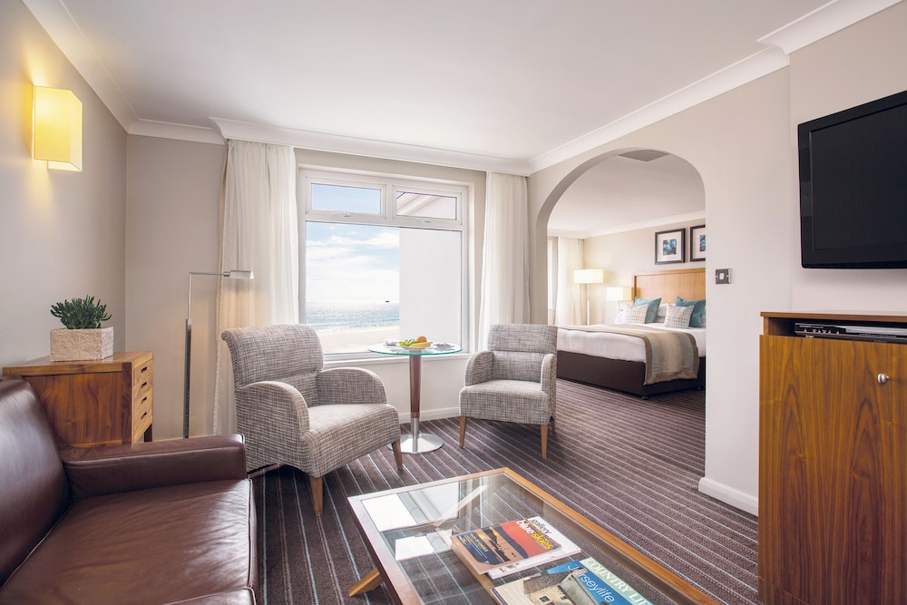 L Horizon Beach Hotel And Spa 48/63