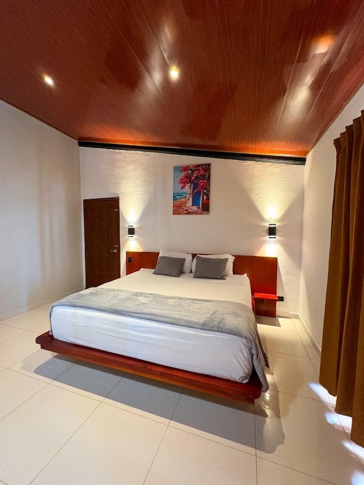 Hotel Tesoro Beach 9/50