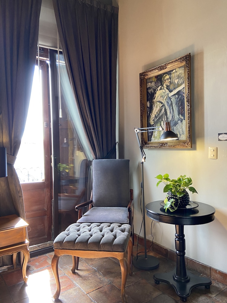 Casa Pedro Loza 33/43