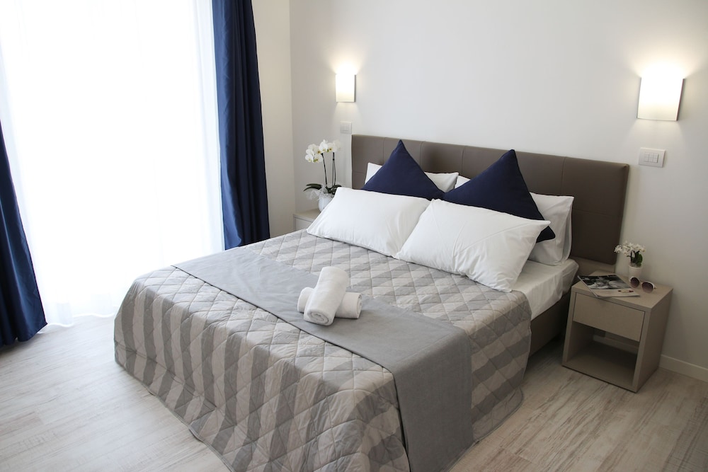 SUPERIOR, DOUBLE OR TWIN BED, CITY VIEW