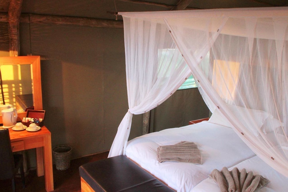 Suricate Tented Kalahari Lodge 5/22