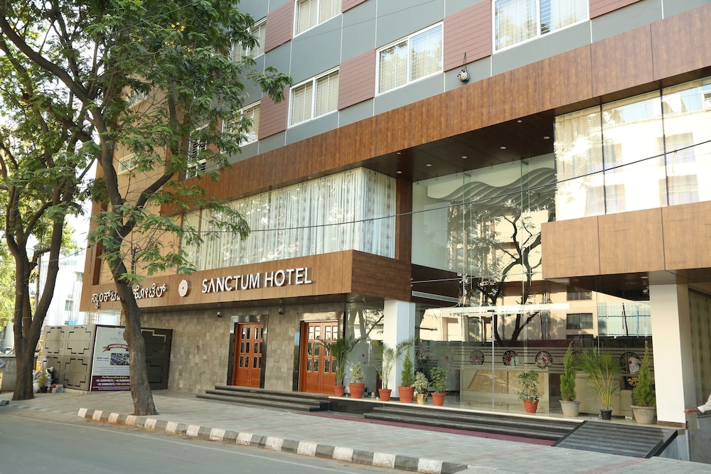 I V Sanctum Hotel 2/49