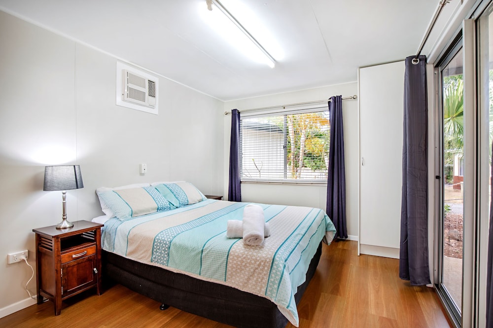 Bush Village Budget Cabins 30/73