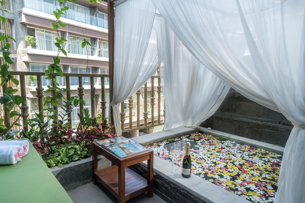 The Crystal Luxury Bay Resort Nusa Dua 68/72