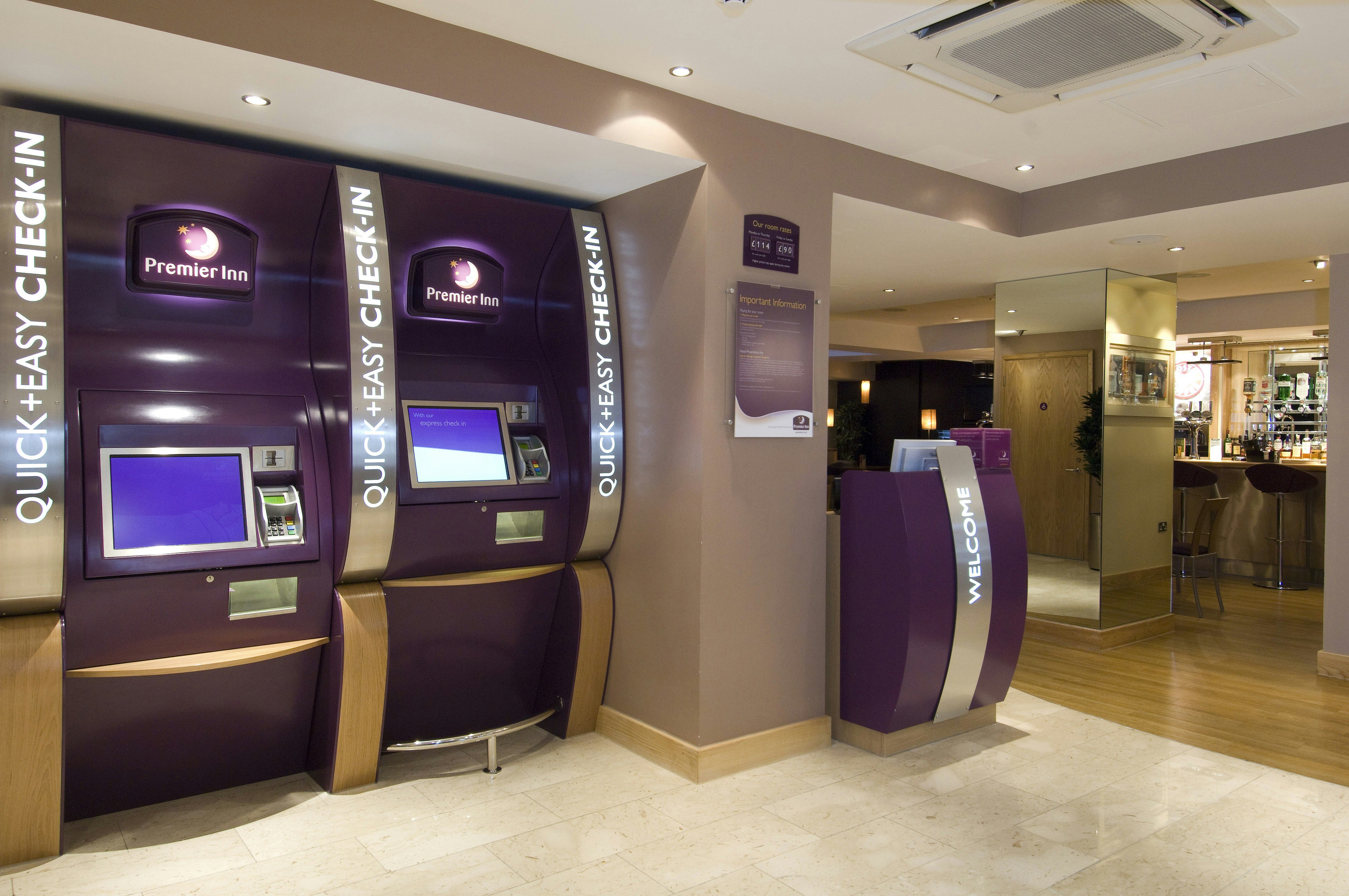 Premier Inn London Victoria 8/35