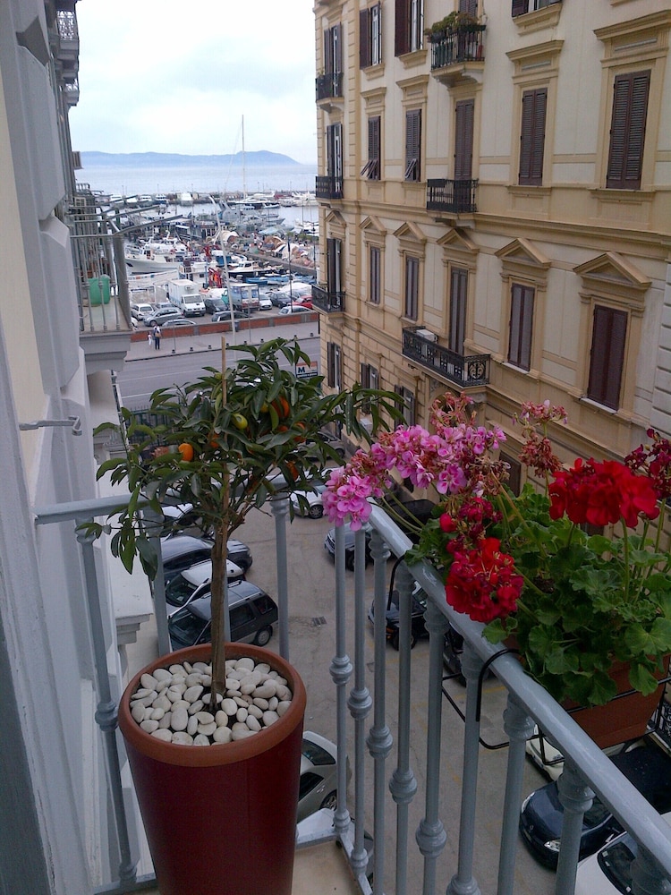H Rooms Naples Boutique Hotel 2/50