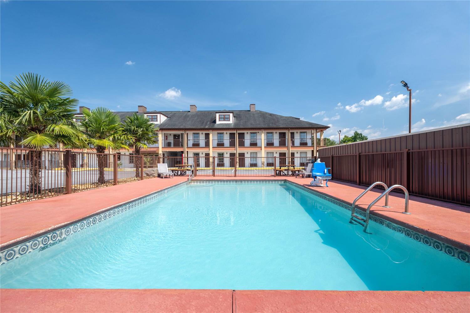Baymont by Wyndham Commerce GA Near Tanger Outlets Mall 7/17