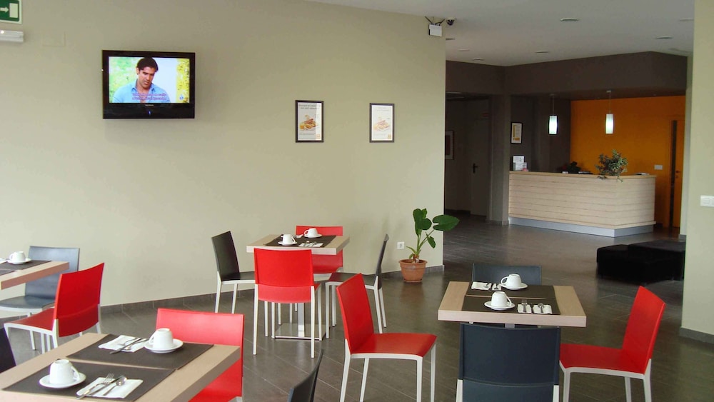280 Hotel Formerly Premiere Classe Zaragoza 280 43/54