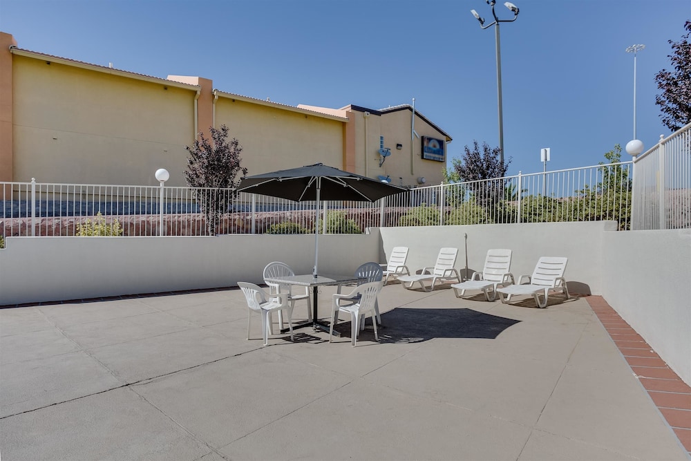 Motel6 El Paso, TX - West 37/66