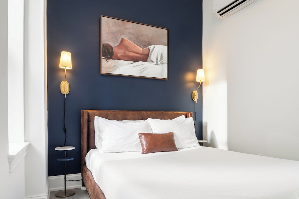 Sosuite at French Quarters - Rittenhouse Square 16/50