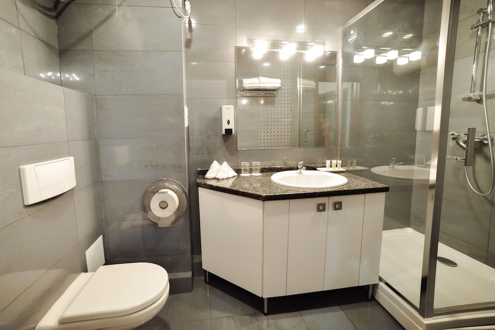 Bishkek Centrum Hotel 34/66