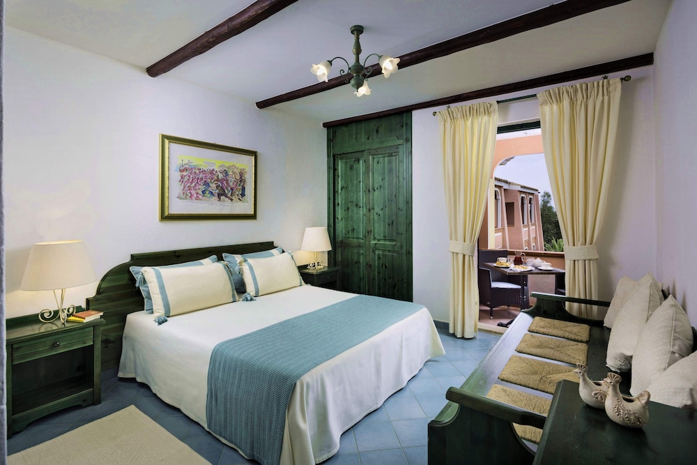CALA GINEPRO RESORT AND SPA 4/50