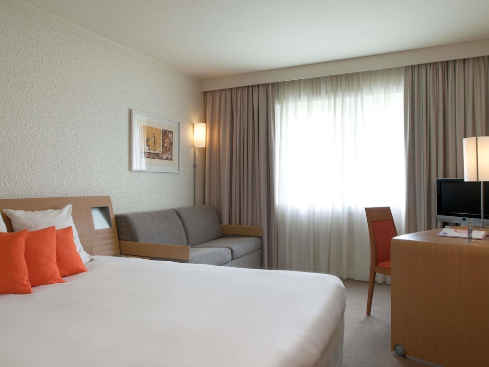NOVOTEL MASSY PALAISEAU 14/80